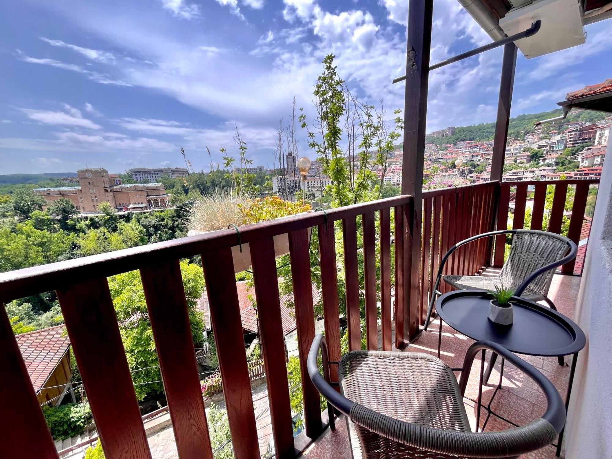 The Green Guest House Of Veliko Tarnovo-Amazing View, Top Location Esterno foto